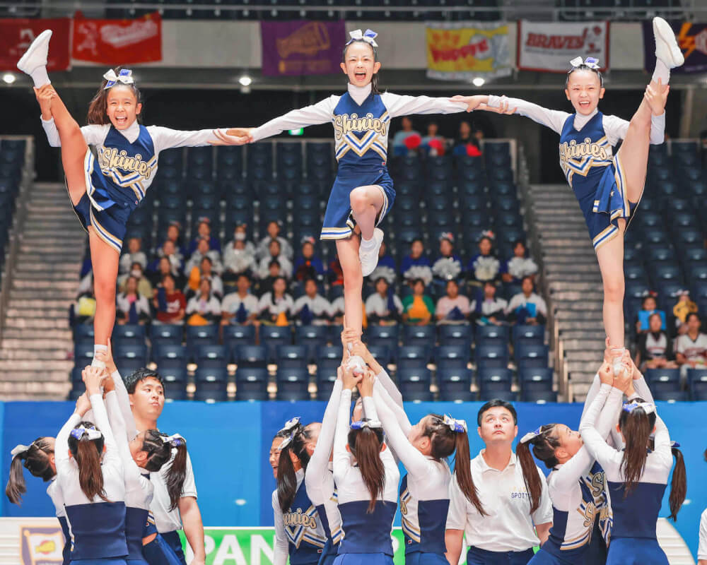 シャイニーズ　チアダンス　JS こんにちは！J-Starsです⭐️ 先日、JCDA ALL JAPAN CHEER DANCE