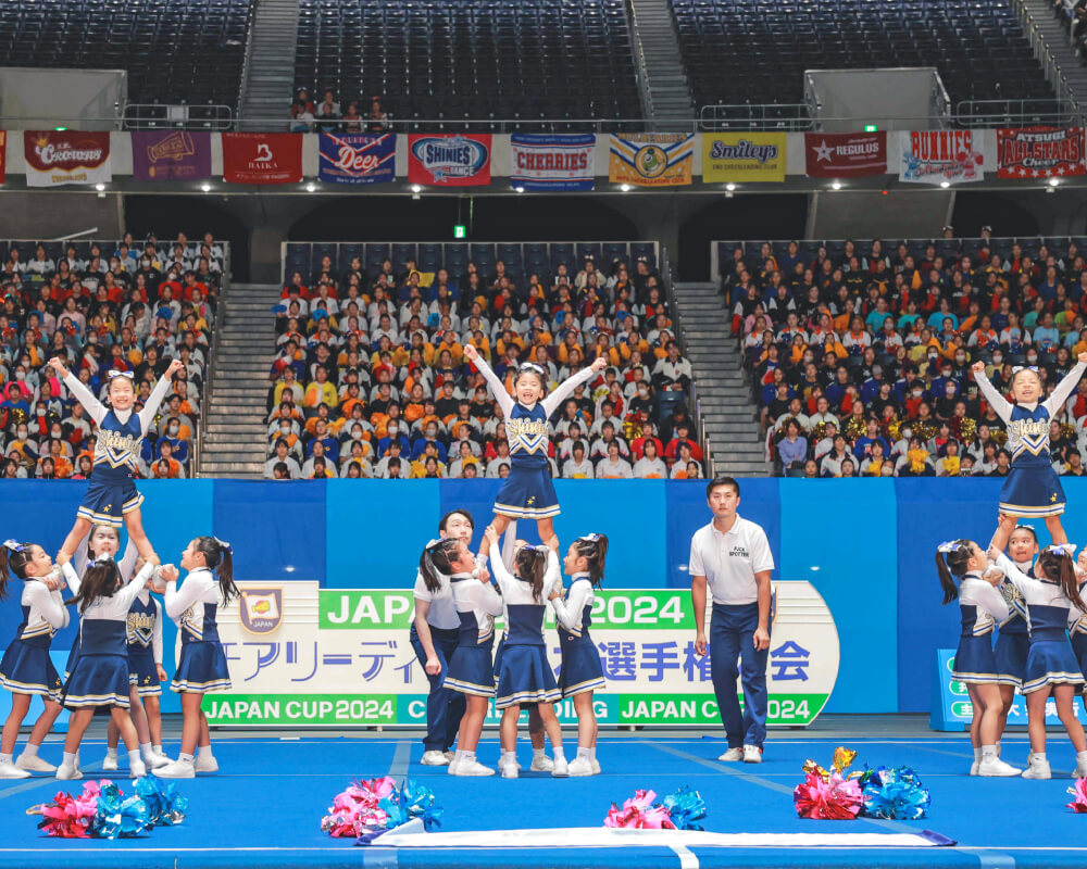 箕面チアリーディングクラブ SHINIES｜箕面市・豊中市